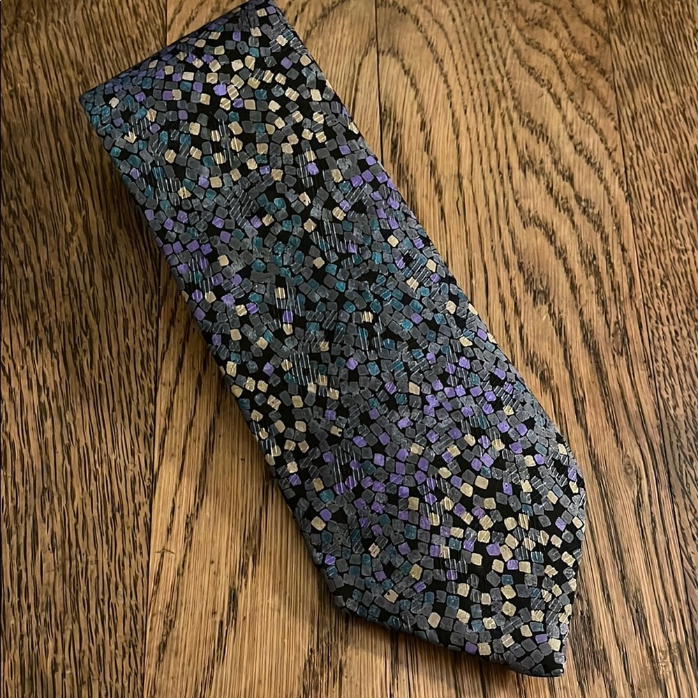 Sophisticated Black and Purple Tie with Intricate Design